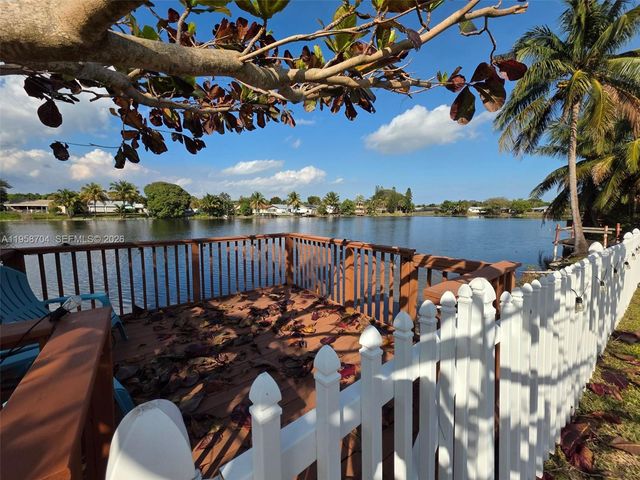 3371 NW 67th St, Fort Lauderdale, FL 33309