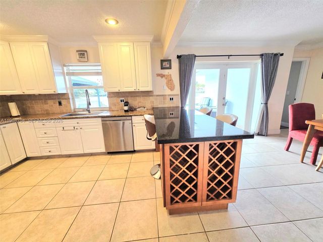 3371 NW 67th St, Fort Lauderdale, FL 33309