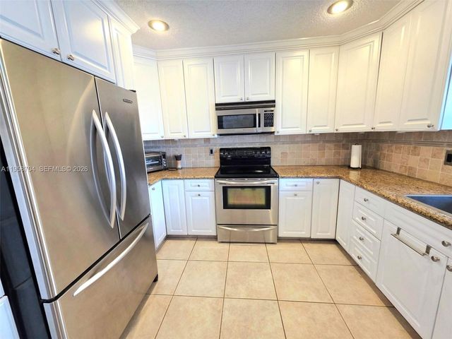 3371 NW 67th St, Fort Lauderdale, FL 33309