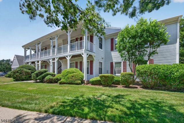 130 Hatfield Ln, East Brunswick Twp., NJ 08816