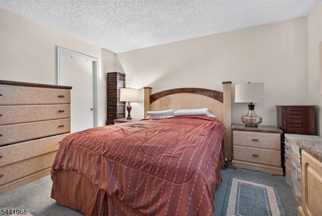 130 Hatfield Ln, East Brunswick Twp., NJ 08816