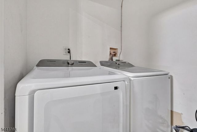 130 Hatfield Ln, East Brunswick Twp., NJ 08816