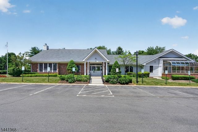 130 Hatfield Ln, East Brunswick Twp., NJ 08816