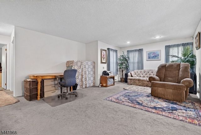130 Hatfield Ln, East Brunswick Twp., NJ 08816