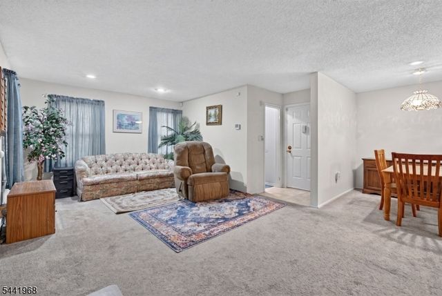 130 Hatfield Ln, East Brunswick Twp., NJ 08816