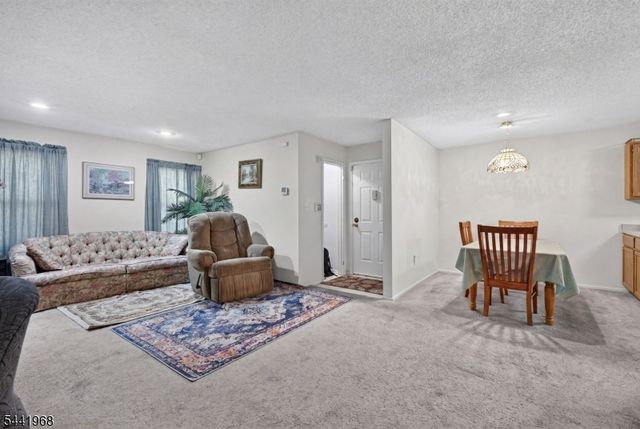 130 Hatfield Ln, East Brunswick Twp., NJ 08816