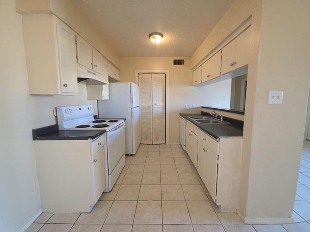 5808 Wellington DR 3, Austin, TX 78723