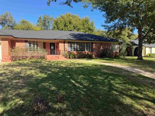 2208 AVONDALE STREET, Wichita Falls, TX 76308