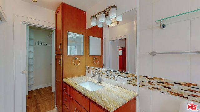 1011 N La Jolla Avenue, Los Angeles, CA 90046