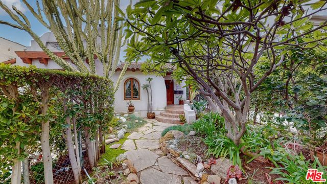 1011 N La Jolla Avenue, Los Angeles, CA 90046