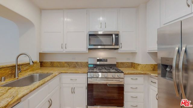 1011 N La Jolla Avenue, Los Angeles, CA 90046