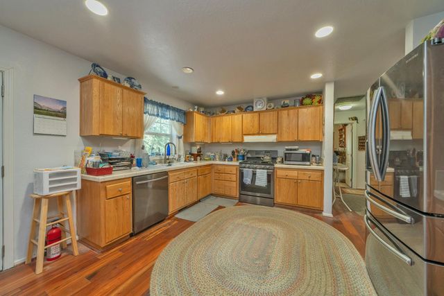 6230 Dolly Varden Ln, Pollock Pines, CA 95726