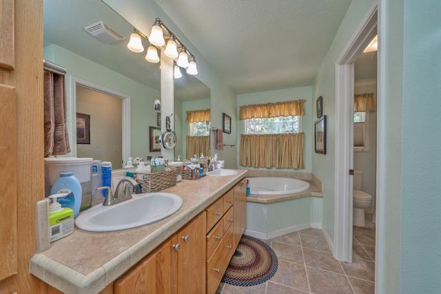 6230 Dolly Varden Ln, Pollock Pines, CA 95726