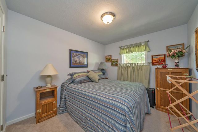 6230 Dolly Varden Ln, Pollock Pines, CA 95726