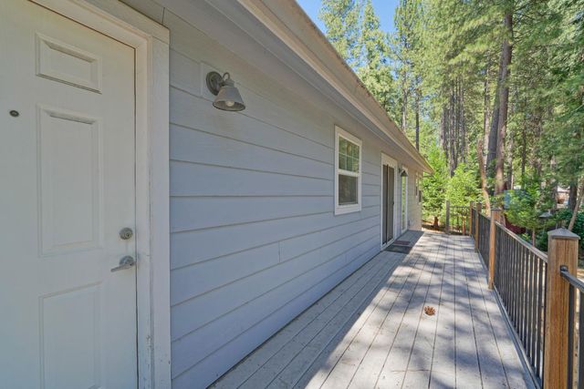 6230 Dolly Varden Ln, Pollock Pines, CA 95726