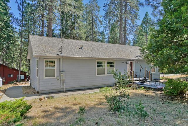 6230 Dolly Varden Ln, Pollock Pines, CA 95726