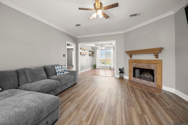 12235 Dove Hollow Dr, Denham Springs, LA 70726