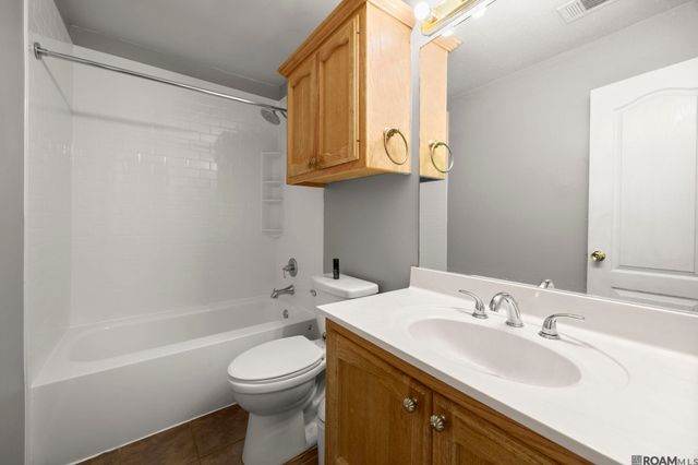 12235 Dove Hollow Dr, Denham Springs, LA 70726