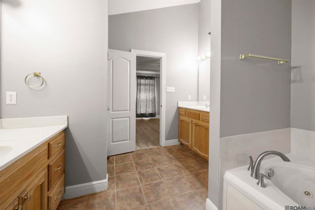 12235 Dove Hollow Dr, Denham Springs, LA 70726