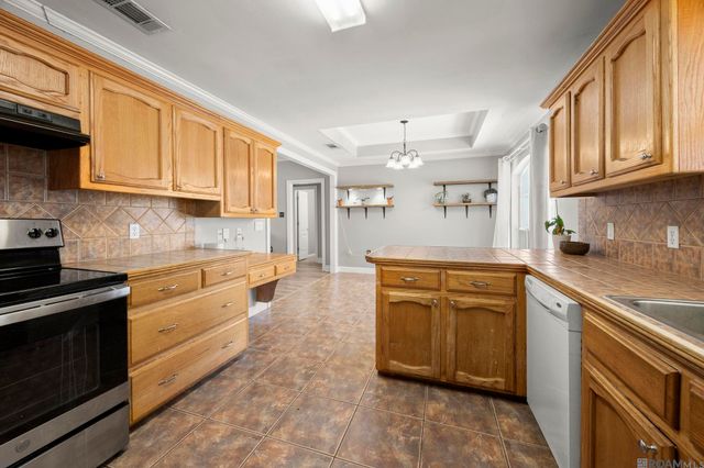 12235 Dove Hollow Dr, Denham Springs, LA 70726