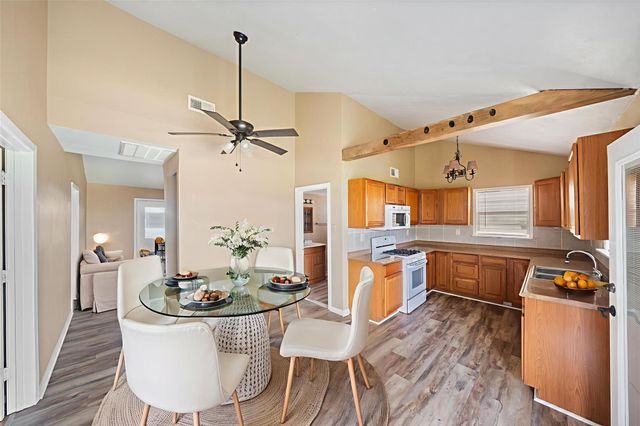 7102 Terrasso Drive, Hitchcock, TX 77563