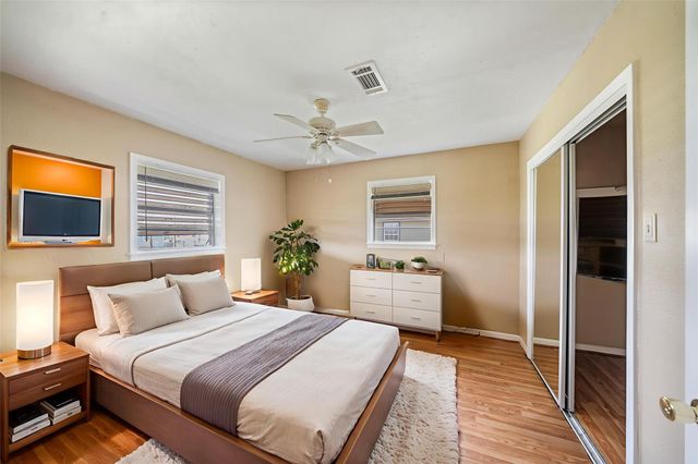 7102 Terrasso Drive, Hitchcock, TX 77563