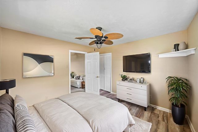 7102 Terrasso Drive, Hitchcock, TX 77563