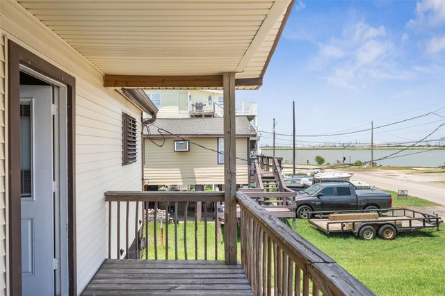 7102 Terrasso Drive, Hitchcock, TX 77563
