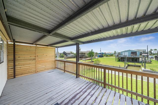 7102 Terrasso Drive, Hitchcock, TX 77563