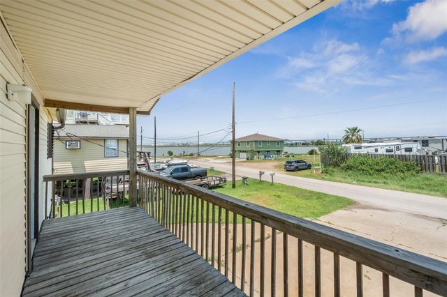 7102 Terrasso Drive, Hitchcock, TX 77563