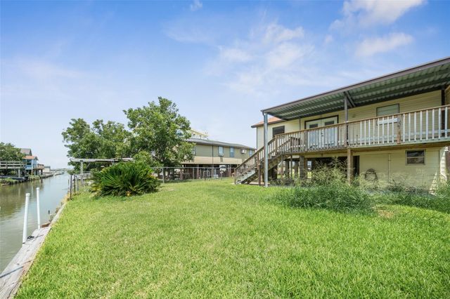 7102 Terrasso Drive, Hitchcock, TX 77563