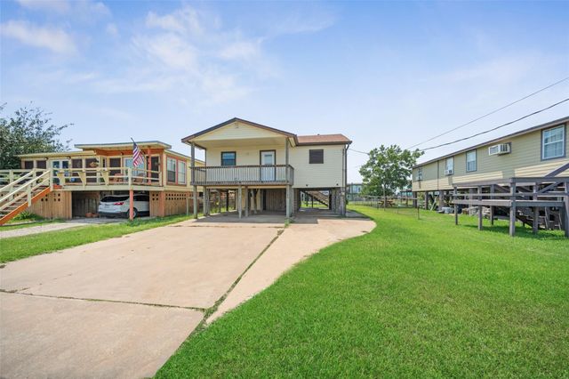 7102 Terrasso Drive, Hitchcock, TX 77563