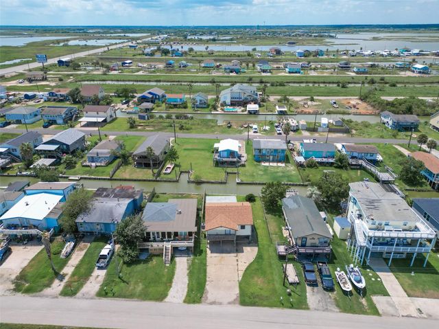 7102 Terrasso Drive, Hitchcock, TX 77563