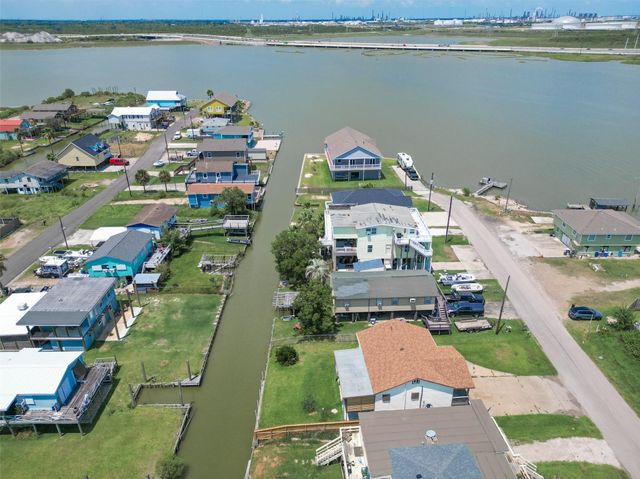 7102 Terrasso Drive, Hitchcock, TX 77563