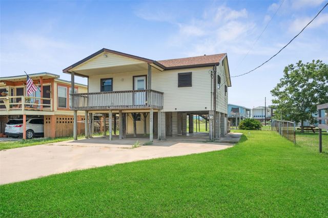 7102 Terrasso Drive, Hitchcock, TX 77563