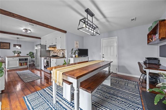 1924 Middlewood Court, High Point, NC 27265