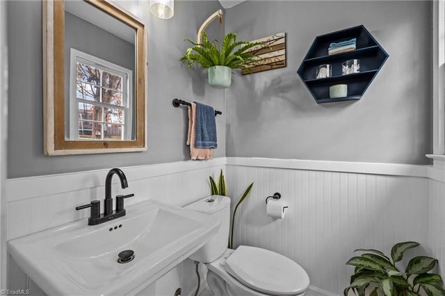 1924 Middlewood Court, High Point, NC 27265