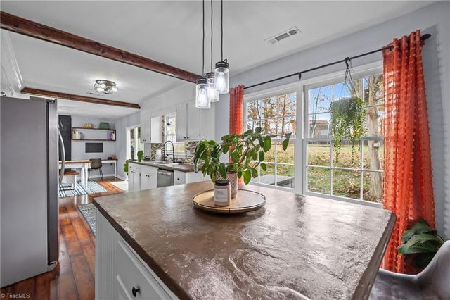 1924 Middlewood Court, High Point, NC 27265