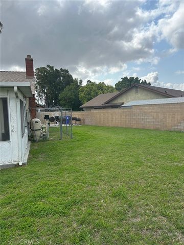 9050 Dumond Drive, Fontana, CA 92335