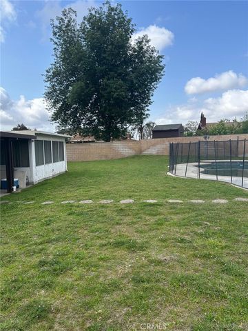 9050 Dumond Drive, Fontana, CA 92335