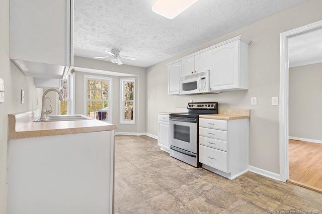 610 W 6th Avenue, Raeford, NC 28376