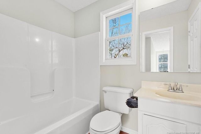 610 W 6th Avenue, Raeford, NC 28376