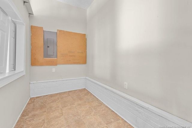 610 W 6th Avenue, Raeford, NC 28376