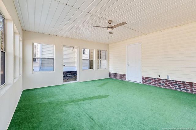 610 W 6th Avenue, Raeford, NC 28376