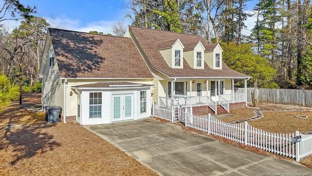 610 W 6th Avenue, Raeford, NC 28376
