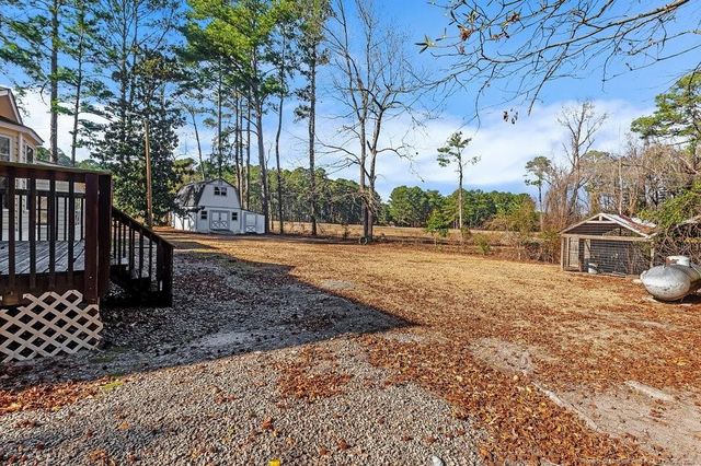 610 W 6th Avenue, Raeford, NC 28376