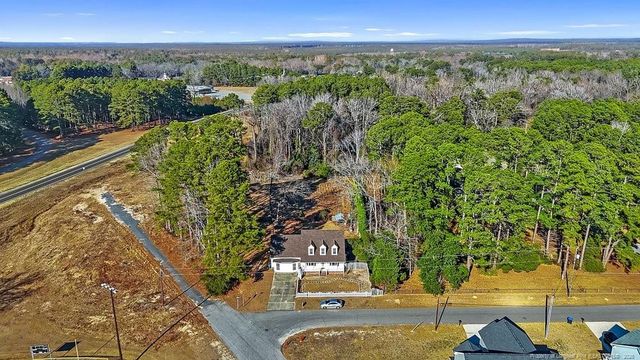 610 W 6th Avenue, Raeford, NC 28376