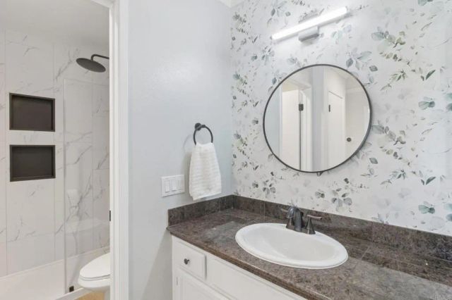 669 Diamond Way 235, Vista, CA 92083