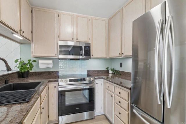 669 Diamond Way 235, Vista, CA 92083