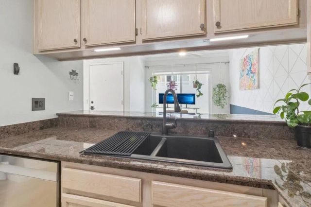 669 Diamond Way 235, Vista, CA 92083